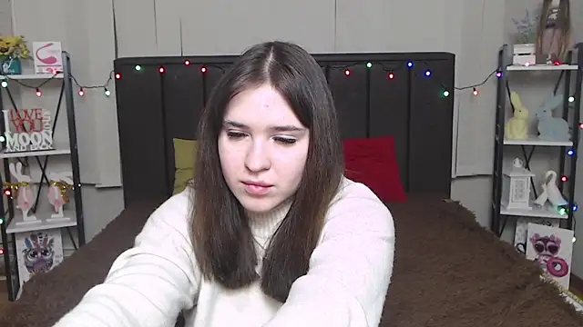 Snapshot of LauraHlot chatting on 02/01/25, 04:03 LauraHlot online show from 02/01/25, 04:03