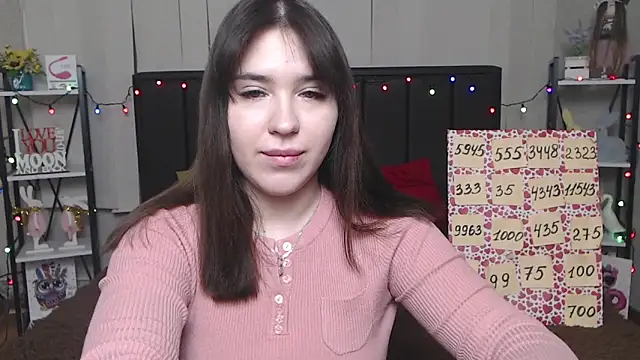 Snapshot of LauraHlot chatting on 02/05/25, 06:15 LauraHlot online show from 02/05/25, 06:15