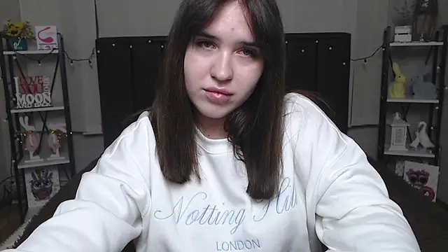 Snapshot of LauraHlot chatting on 02/09/25, 03:43 LauraHlot online show from 02/09/25, 03:43