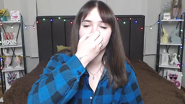 Snapshot of LauraHlot chatting on 02/11/25, 03:50 LauraHlot online show from 02/11/25, 03:50