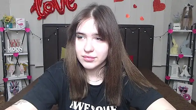 Snapshot of LauraHlot chatting on 02/17/25, 09:30 LauraHlot online show from 02/17/25, 09:30
