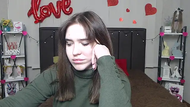 Snapshot of LauraHlot chatting on 02/21/25, 01:55 LauraHlot online show from 02/21/25, 01:55