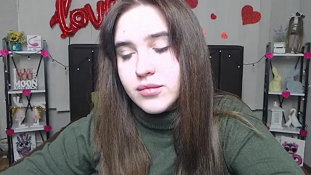 Snapshot of LauraHlot chatting on 02/21/25, 05:02 LauraHlot online show from 02/21/25, 05:02