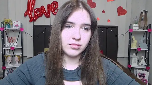 Snapshot of LauraHlot chatting on 02/23/25, 12:30 LauraHlot online show from 02/23/25, 12:30