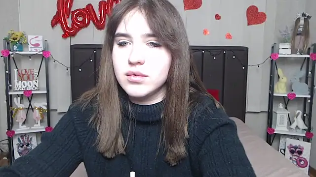 Snapshot of LauraHlot chatting on 02/24/25, 12:30 LauraHlot online show from 02/24/25, 12:30