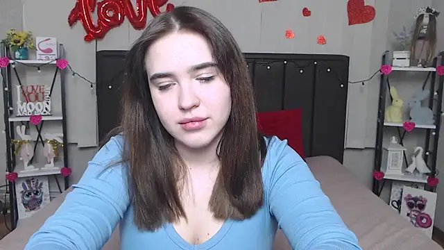 Snapshot of LauraHlot chatting on 02/27/25, 04:09 LauraHlot online show from 02/27/25, 04:09