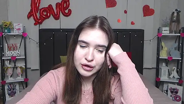 Snapshot of LauraHlot chatting on 03/04/25, 12:50 LauraHlot online show from 03/04/25, 12:50