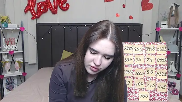 Snapshot of LauraHlot chatting on 03/12/25, 09:34 LauraHlot online show from 03/12/25, 09:34