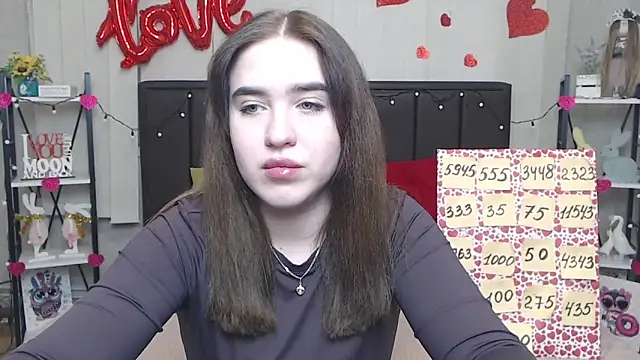 Snapshot of LauraHlot chatting on 03/12/25, 12:36 LauraHlot online show from 03/12/25, 12:36