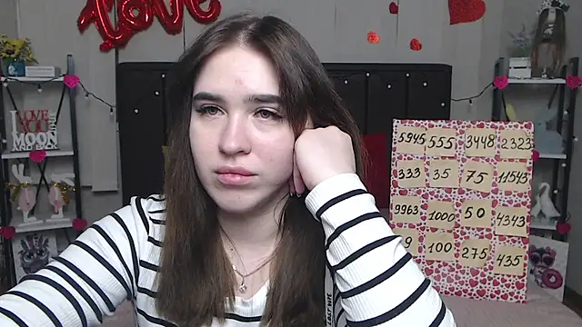 Snapshot of LauraHlot chatting on 03/14/25, 12:54 LauraHlot online show from 03/14/25, 12:54