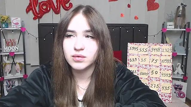 Snapshot of LauraHlot chatting on 03/17/25, 03:25 LauraHlot online show from 03/17/25, 03:25
