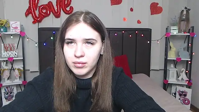 Snapshot of LauraHlot chatting on 03/22/25, 06:33 LauraHlot online show from 03/22/25, 06:33