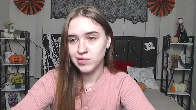 LauraHlot online show from 11/14/25, 06:39