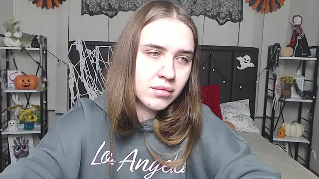 LauraHlot online show from 11/15/25, 07:10