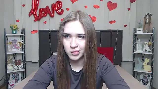 LauraHlot online show from 03/10/26, 06:35