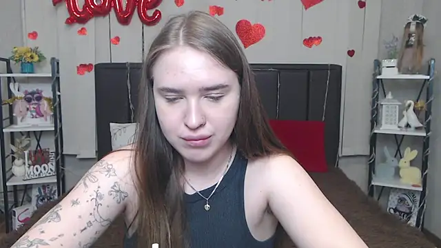 LauraHlot online show from 05/07/26, 06:13