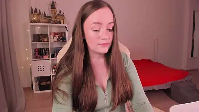 WalkingGirl online show from 09/25/25, 09:40