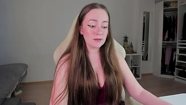 WalkingGirl online show from 03/27/26, 04:18