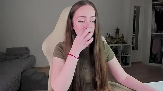 WalkingGirl online show from 04/07/26, 06:08