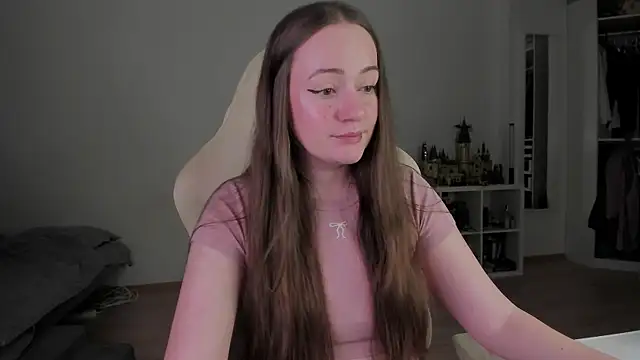 WalkingGirl online show from 04/17/26, 07:50