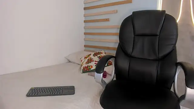 Sofia  rivera online show from 12/16/24, 08:05