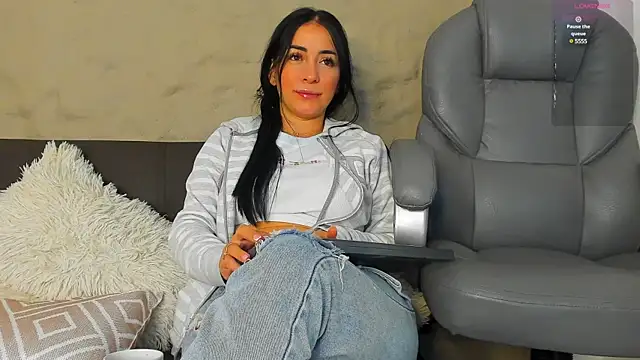 Sofia  rivera online show from 12/31/24, 11:31