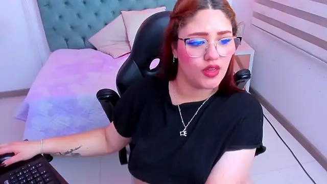 Camiila Osorio online show from 03/12/25, 06:40