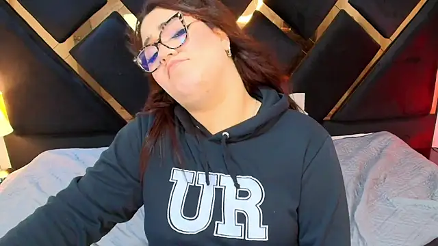 Camiila Osorio online show from 04/21/26, 01:42