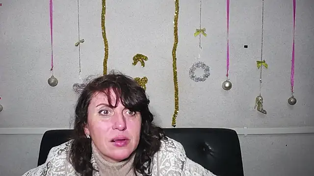 LuciaMii online show from 01/14/25, 06:07