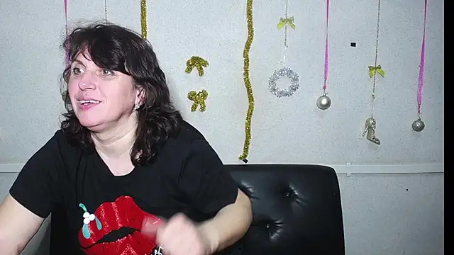 LuciaMii online show from 01/15/25, 12:19