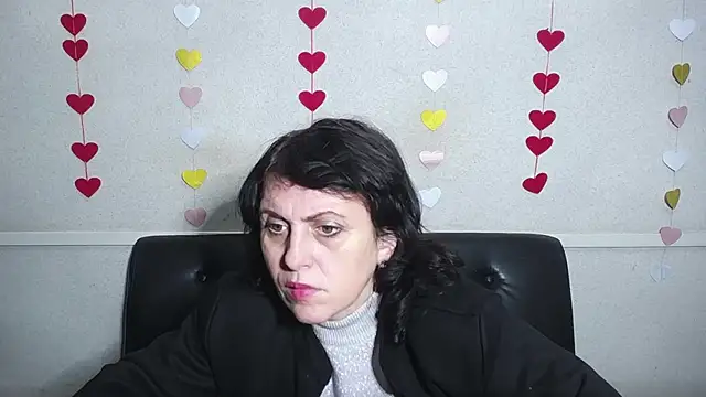 LuciaMii online show from 01/21/25, 06:02