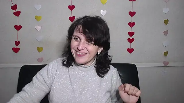 LuciaMii online show from 02/11/25, 06:11