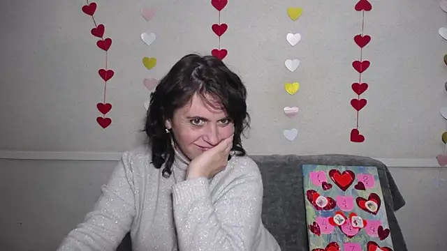 LuciaMii online show from 02/15/25, 12:22