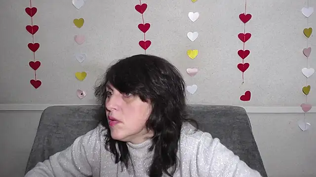 LuciaMii online show from 02/25/25, 05:58