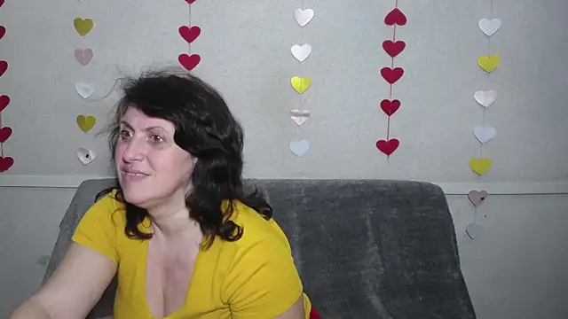 LuciaMii online show from 03/11/25, 12:11