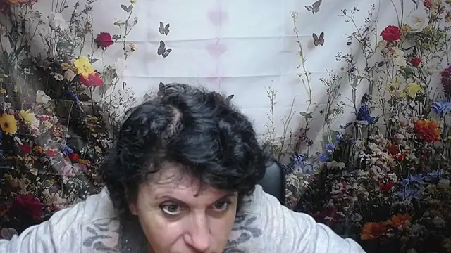 LuciaMii online show from 09/12/25, 05:07