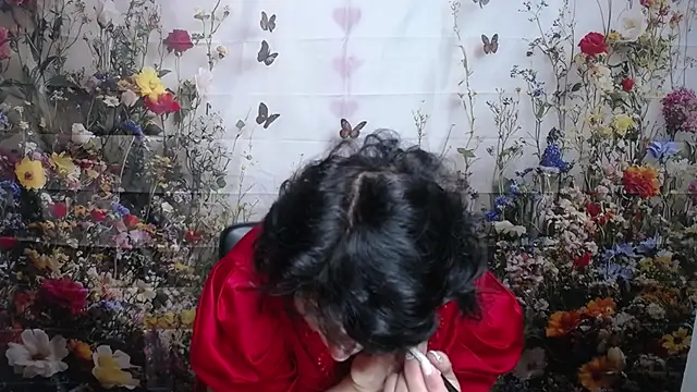 LuciaMii online show from 10/13/25, 05:13