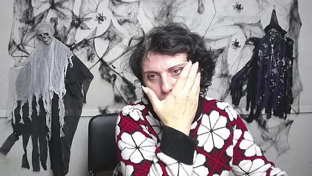 LuciaMii online show from 11/11/25, 06:02