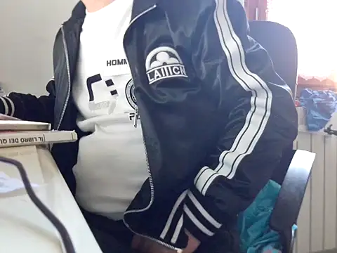 zwc147369 online show from 10/03/25, 03:42