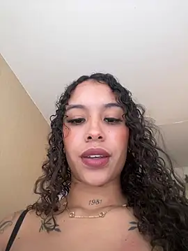 Snapshot of MarieLeon chatting on 05/16/26, 08:07 MarieLeon online show from 05/16/26, 08:07