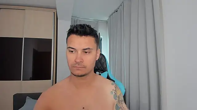 Snapshot of MatMalonne chatting on 07/14/26, 05:23 MatMalonne online show from 07/14/26, 05:23