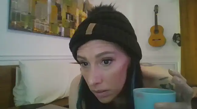 Snapshot of averietheangel chatting on 02/23/25, 06:12 averietheangel online show from 02/23/25, 06:12