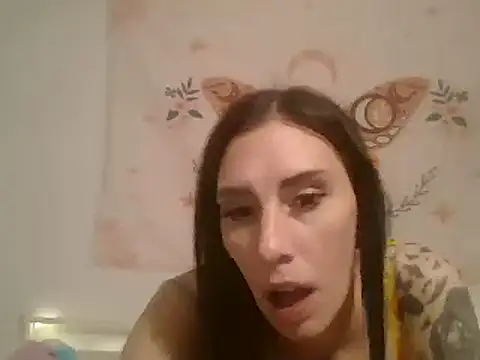 Snapshot of averietheangel chatting on 03/06/25, 02:51 averietheangel online show from 03/06/25, 02:51