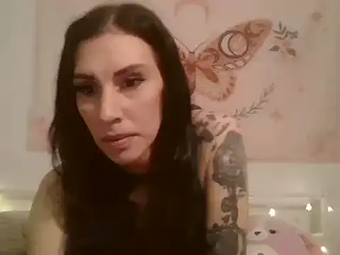 Snapshot of averietheangel chatting on 03/09/25, 04:44 averietheangel online show from 03/09/25, 04:44