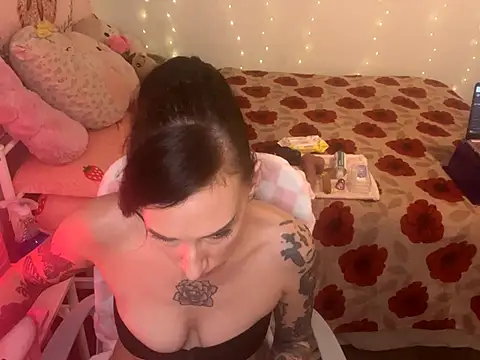 Snapshot of averietheangel chatting on 09/25/25, 09:51 averietheangel online show from 09/25/25, 09:51