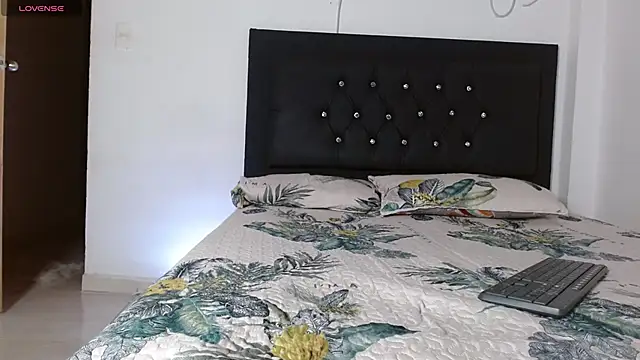 Adele Rush online show from 09/18/25, 03:41