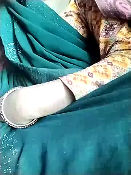 Snapshot of Cutkajal chatting on 01/27/25, 07:03 Cutkajal online show from 01/27/25, 07:03