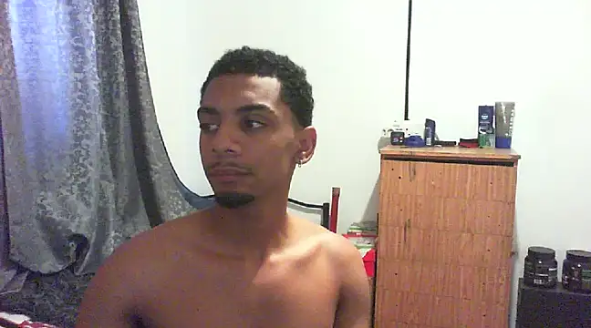 Snapshot of 29YOURZ_28_ chatting on 02/05/25, 10:30 29YOURZ 28 online show from 02/05/25, 10:30