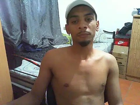 Snapshot of 29YOURZ_28_ chatting on 09/30/25, 03:17 29YOURZ 28 online show from 09/30/25, 03:17