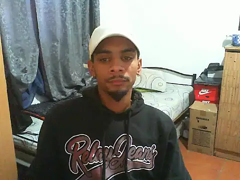Snapshot of 29YOURZ_28_ chatting on 10/08/25, 10:35 29YOURZ 28 online show from 10/08/25, 10:35
